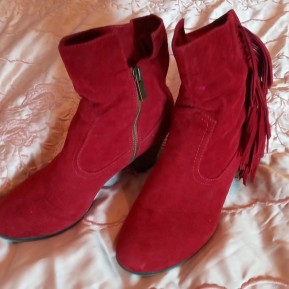 Red Boots with fringe - Picture 3 of 4